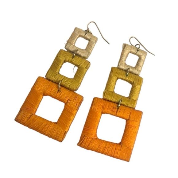 Cute Dangling Earrings - Picture 1 of 4